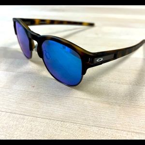 Unisex Oakley latch key tortoise shell sunglasses